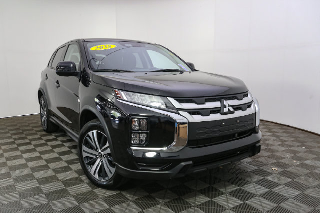 Used 2025 Mitsubishi Outlander Sport ES AWD/4WD image 3