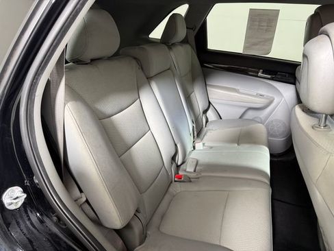 Used 2013 Kia Sorento LX w/ Value Pkg FWD image 14