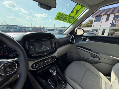 Used 2021 Kia Soul S FWD image 37