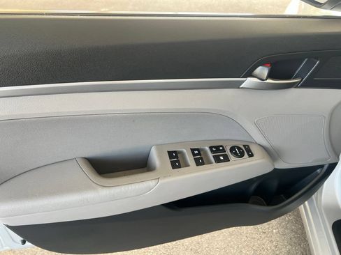 Used 2019 Hyundai Elantra SEL FWD image 5