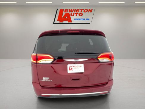 Used 2018 Chrysler Pacifica Touring-L Plus w/ Tire & Wheel Group image 4