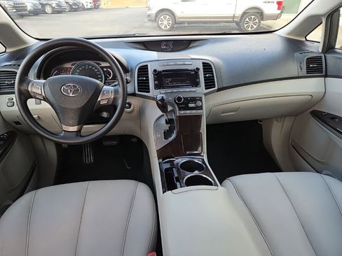 Used 2010 Toyota Venza Base image 30