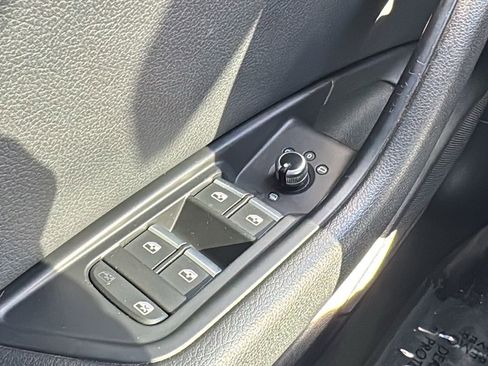 Used 2017 Audi A4 2.0T Premium w/ Convenience Package image 29