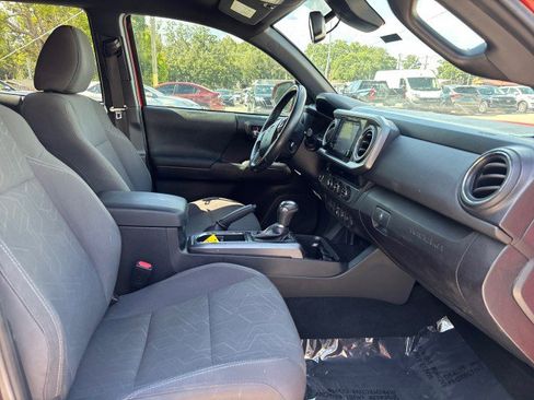 Used 2018 Toyota Tacoma TRD Off-Road image 13