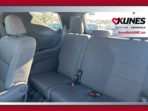 Used 2024 Chevrolet Traverse LT image 37
