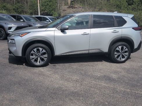 Used 2023 Nissan Rogue SV AWD/4WD image 17