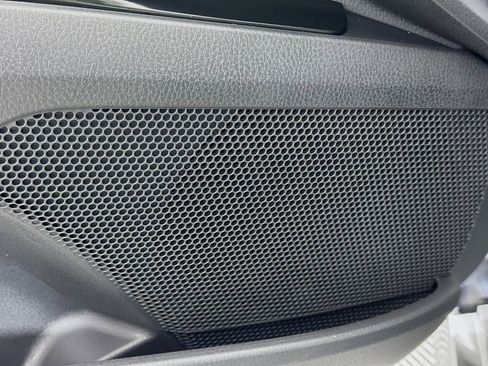 Used 2025 Toyota Camry XLE image 19