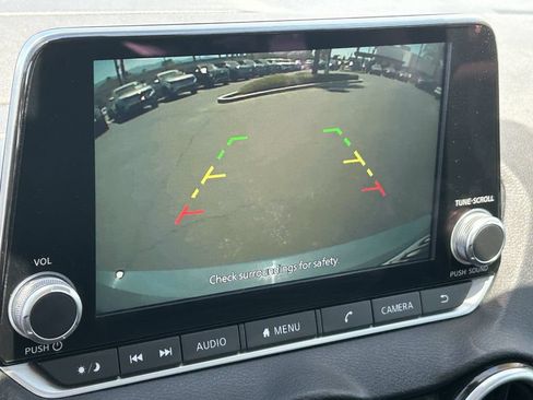 Used 2024 Nissan Sentra SV FWD image 28