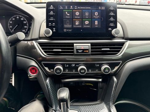 Used 2018 Honda Accord Sport image 14