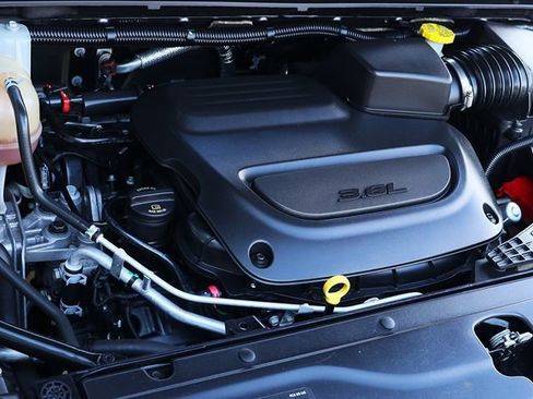 Used 2021 Chrysler Voyager Lxi image 63