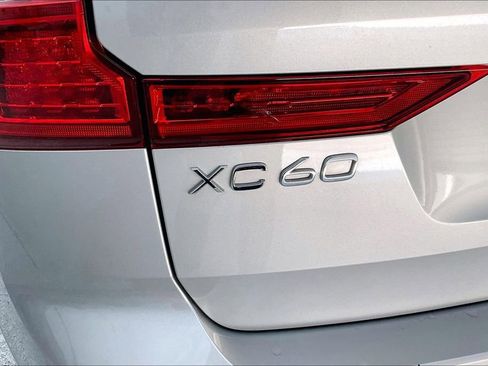 Certified 2025 Volvo XC60 B5 Plus image 42