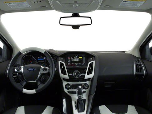 Used 2013 Ford Focus SE FWD image 7