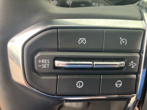 Used 2025 GMC Acadia Denali w/ Super Cruise Package FWD image 18