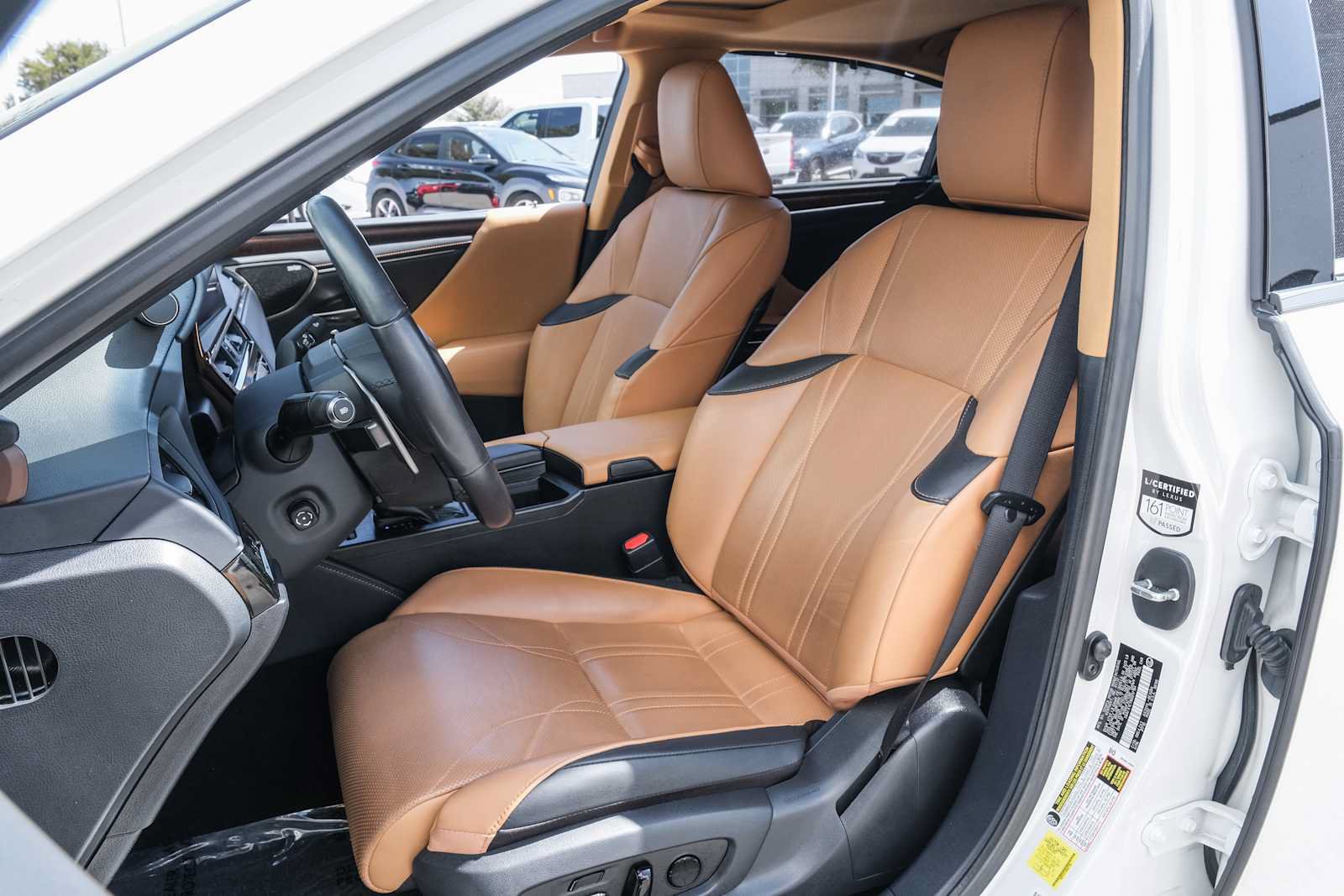 Used 2022 Lexus ES 300h Ultra Luxury w/ Accessory Package 2 FWD image 28