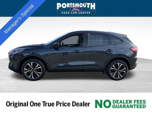 Certified 2022 Ford Escape SE w/ SE Sport Appearance Package image 2