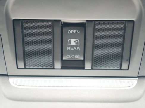 Used 2021 RAM 1500 Big Horn image 28