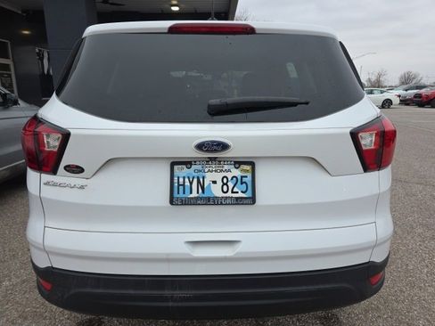 Used 2019 Ford Escape S image 4