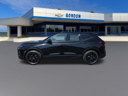 Used 2024 Chevrolet Blazer LT w/ Convenience Package AWD/4WD image 2