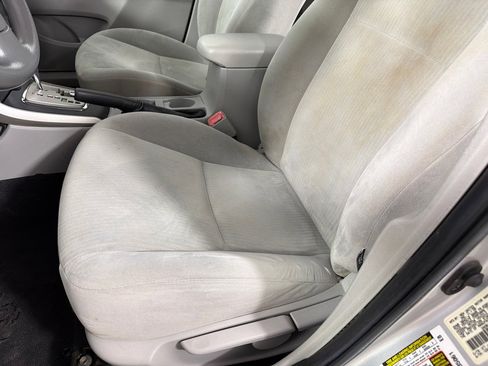 Used 2010 Toyota Corolla LE image 12