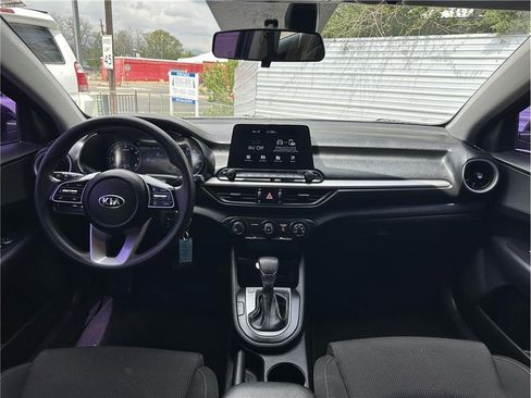 Used 2020 Kia Forte LXS FWD image 13