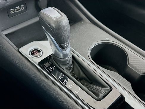 Used 2025 Nissan Altima 2.5 SV image 24