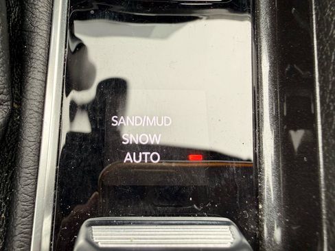 Used 2025 Jeep Compass Latitude AWD/4WD image 22