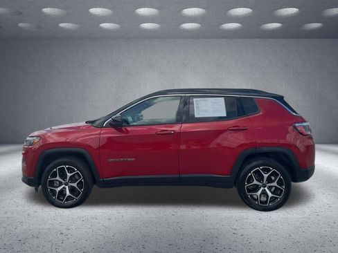 Used 2025 Jeep Compass Limited AWD/4WD image 4