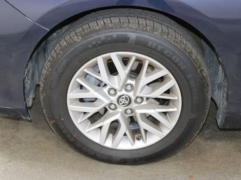 Used 2017 Toyota Camry LE image 40