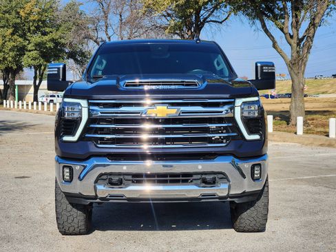 Used 2024 Chevrolet Silverado 3500 LTZ w/ LTZ Plus Package image 2