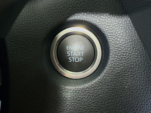 Used 2025 Toyota Corolla SE FWD image 21