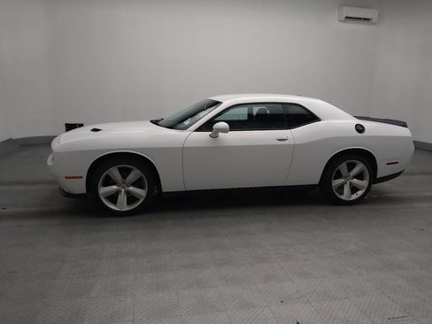 Used 2019 Dodge Challenger SXT w/ Blacktop Package image 2