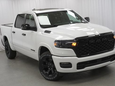 New 2026 RAM 1500 4x4 Crew Cab image 8