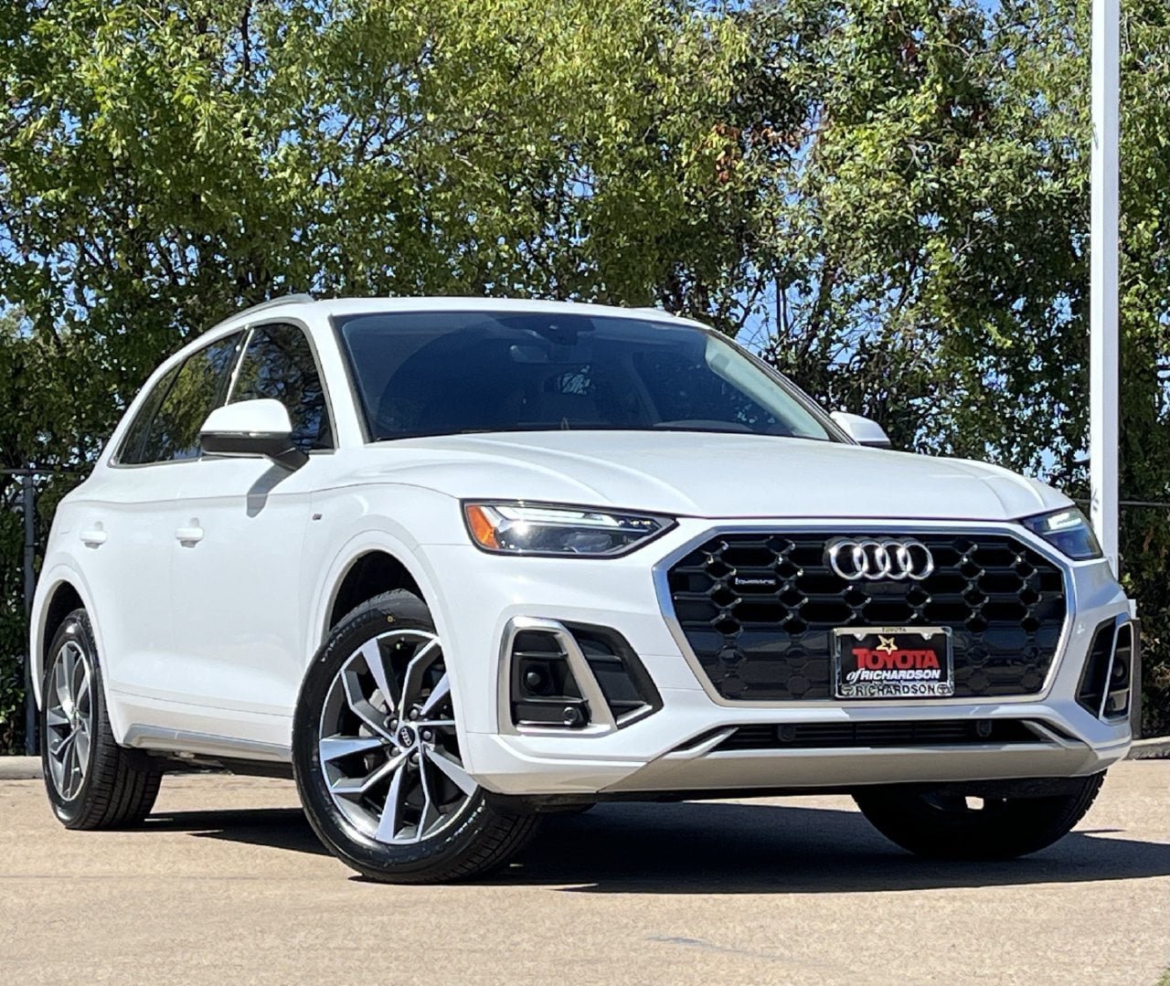 Used 2022 Audi Q5 2.0T Premium Plus AWD/4WD image 2