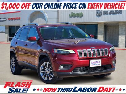 Used 2019 Jeep Cherokee Latitude Plus w/ Comfort/Convenience Group
