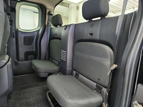 Used 2023 Nissan Frontier SV w/ Technology Package RWD image 20
