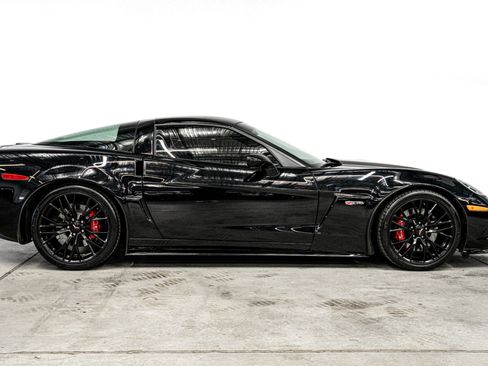 Used 2013 Chevrolet Corvette Z06 w/ 3LZ Preferred Equipment Group RWD image 42