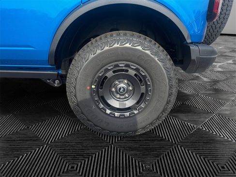New 2025 Ford Bronco Badlands image 14