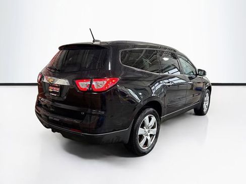 Used 2017 Chevrolet Traverse LT w/ Style and Technology Package FWD image 6