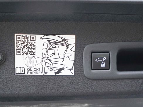 Used 2024 Toyota Sienna XSE FWD image 18