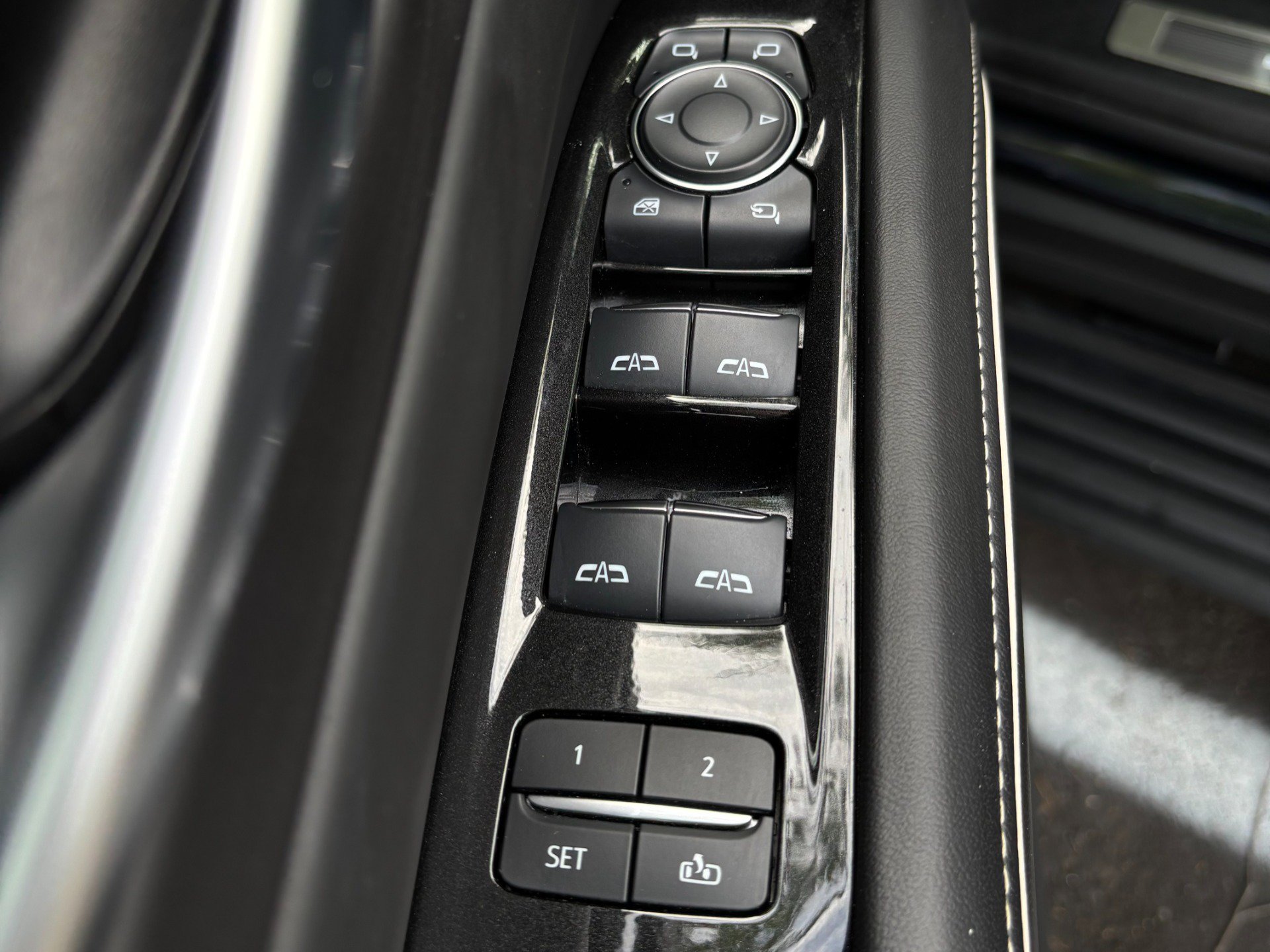 Used 2024 Cadillac Escalade Premium Luxury Platinum AWD/4WD image 67
