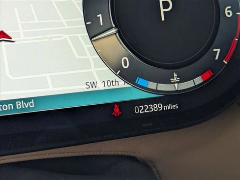 Used 2023 Land Rover Range Rover SE image 11