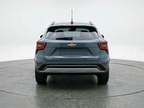 Used 2025 Chevrolet Trax LT w/ LT Convenience Package image 7