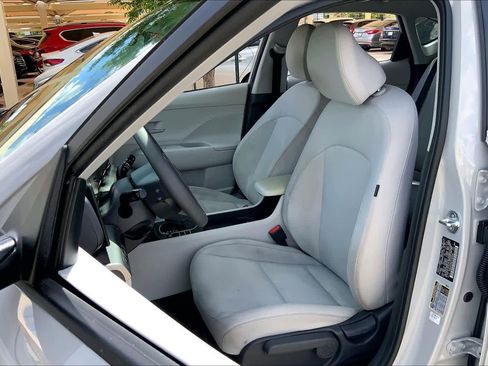 Certified 2026 Hyundai Kona SE FWD image 8