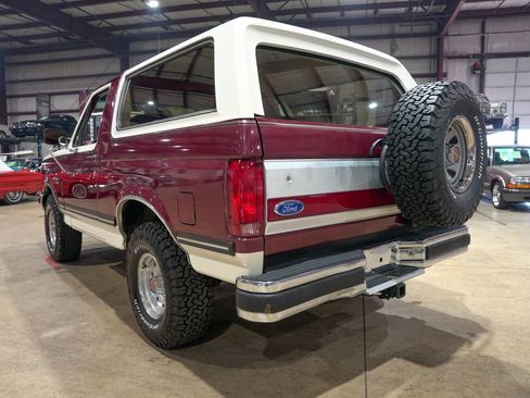 Used 1990 Ford Bronco XLT 2dr 4WD SUV image 19