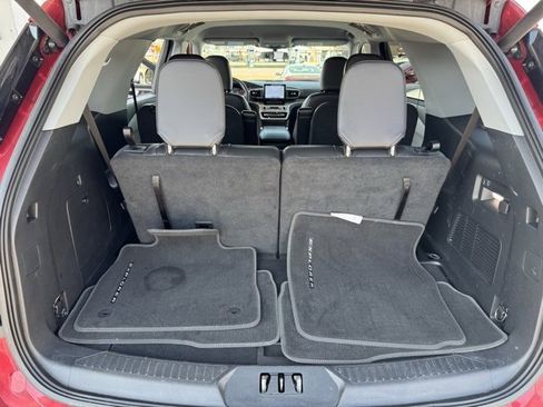 Used 2022 Ford Explorer XLT w/ Equipment Group 202A image 23
