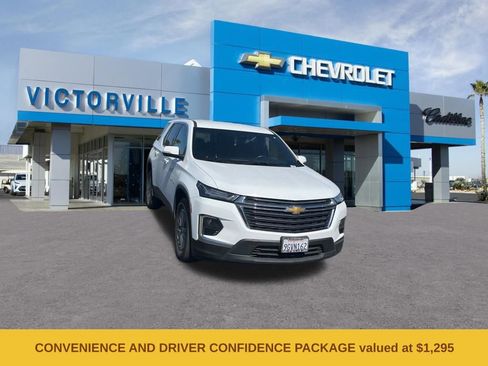 Used 2023 Chevrolet Traverse LT FWD image 3