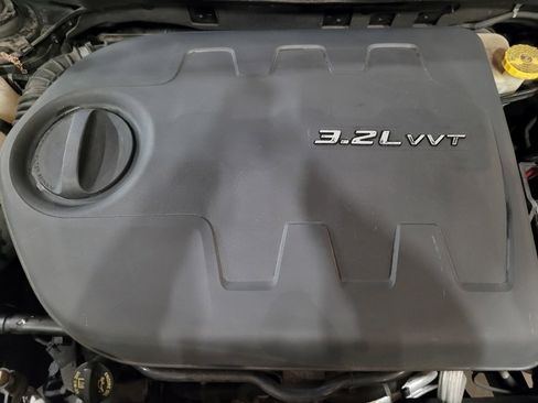 Used 2014 Jeep Cherokee Trailhawk w/ Comfort/Convenience Group AWD/4WD image 30