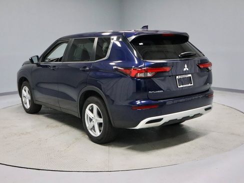 Used 2022 Mitsubishi Outlander SE image 10