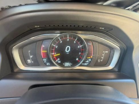 Used 2016 Volvo XC60 T5 Premier w/ Proximity Package AWD/4WD image 18