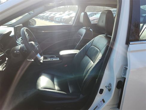 Certified 2023 Nissan Altima 2.5 SR w/ SR Premium Package image 14